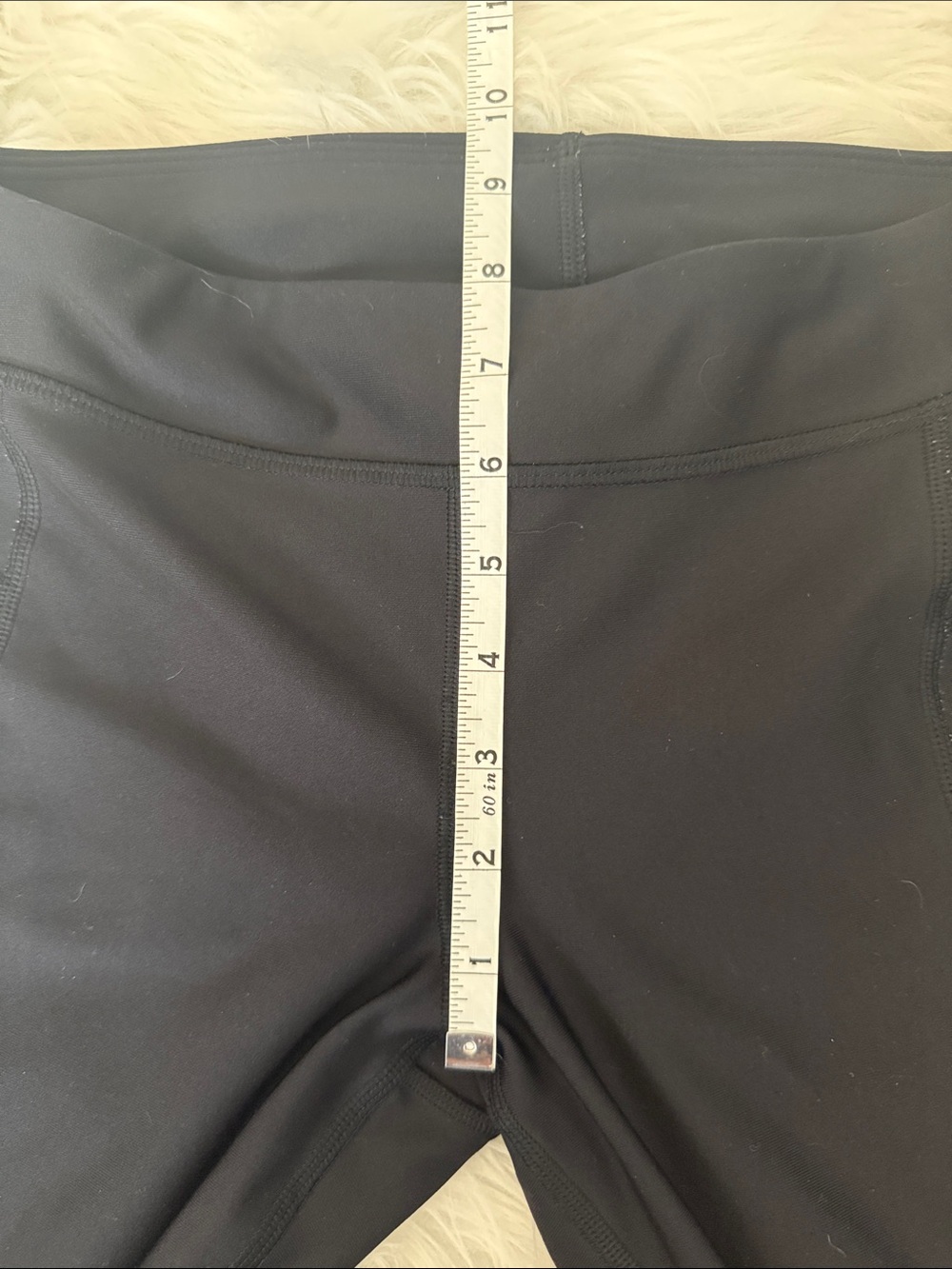 Under Armour Black Capri Leggings | Women’s Size Small | Cropped - Picture 6 of 8